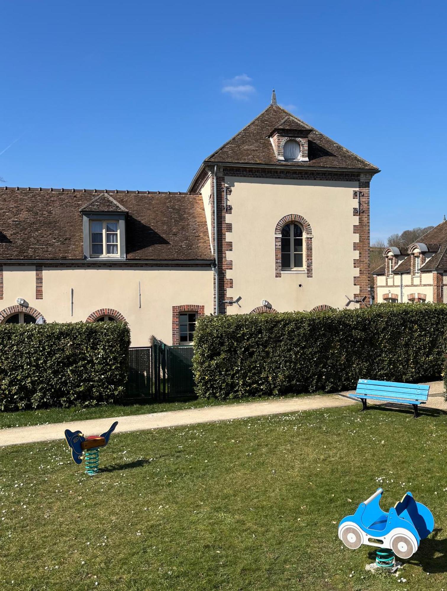 Villa Fontaine Avec Piscine Interieur Chauffee-Maison De Campagne Familiale -Ideal Vacances Ou Sejour Professionnel -3 Chambres-Bureau Separe -Lit Bebe - Parking Facile & Gratuit ภายนอก รูปภาพ